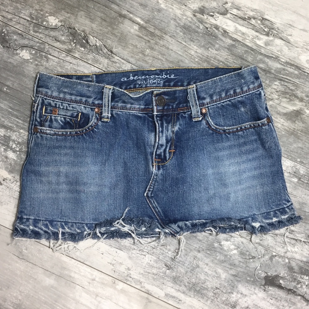 Destroyed Ripped Frayed Edge Hem Denim Jean Skirt - Picture 1 of 7